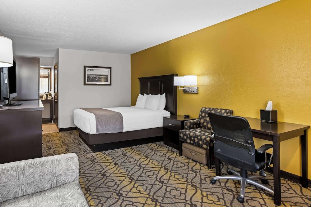 Best Western of Harbor Springs photo 19