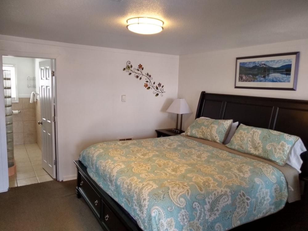 Holiday Motel photo 7