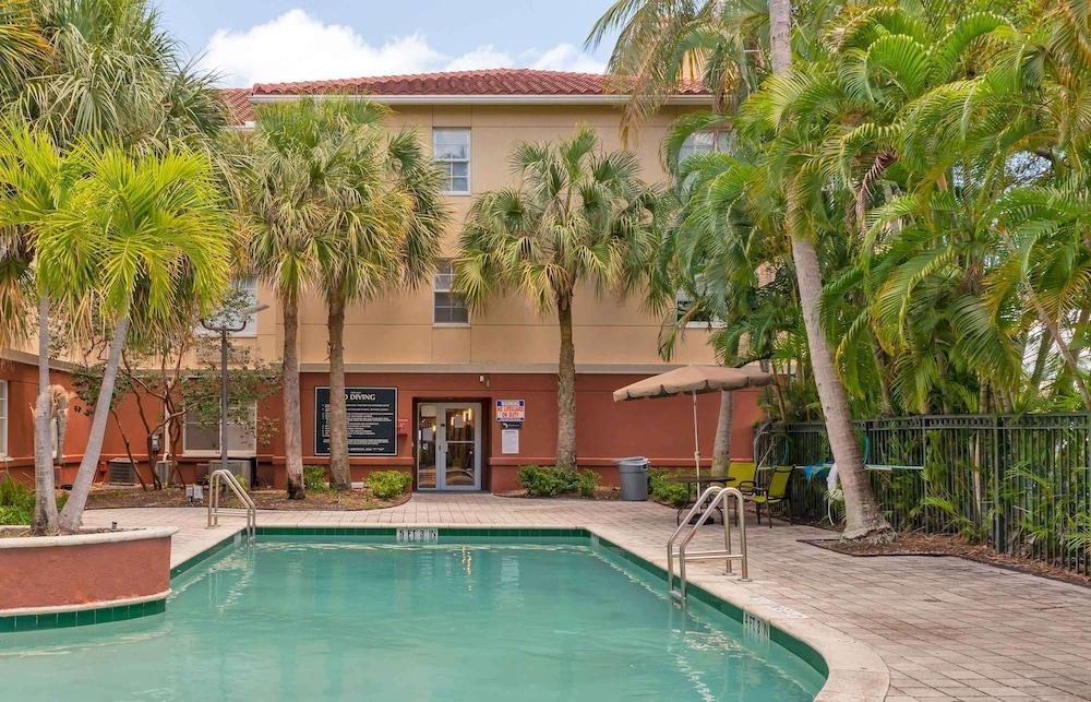 Extended Stay America Premier Suites Ft Lauderdale CypressCk photo 26