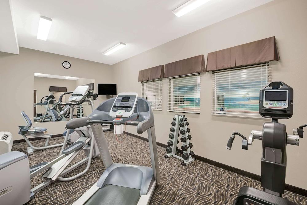 Microtel Inn & Suites by Wyndham Sidney photo 15