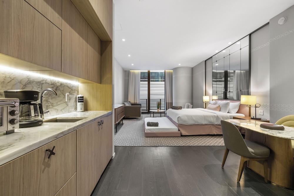 SLS Lux King Suite photo 20