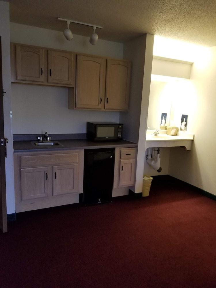 Bilmar Inn & Suites by Hotel O Hwy 77 photo 67