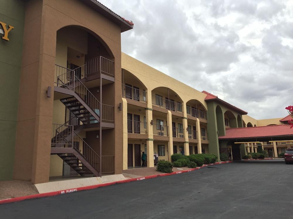 Quality Inn Airport East photo 1