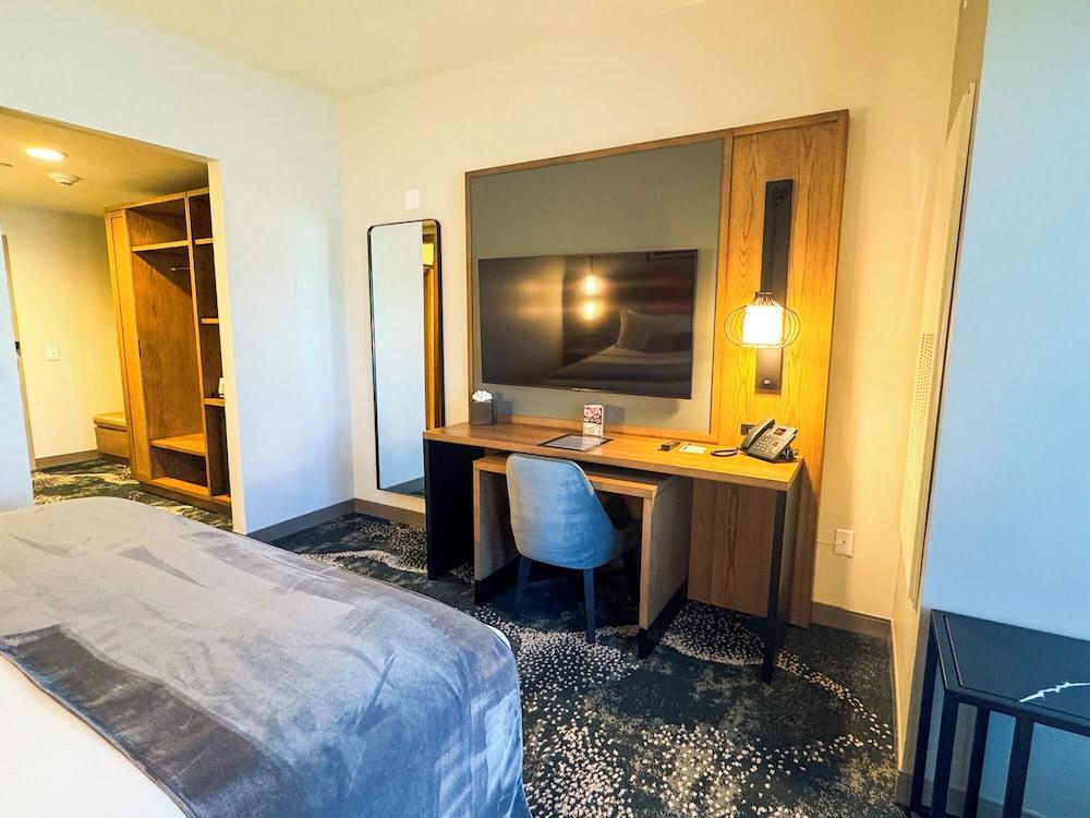 Rain Rock Casino Resort Hotel photo 18