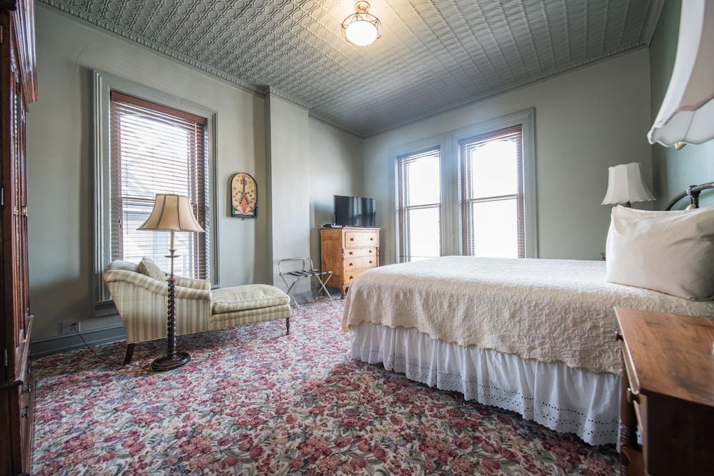 The Black Hawk Hotel photo 56