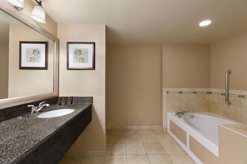 Wingate by Wyndham Greenwood Village/Denver Tech photo 23