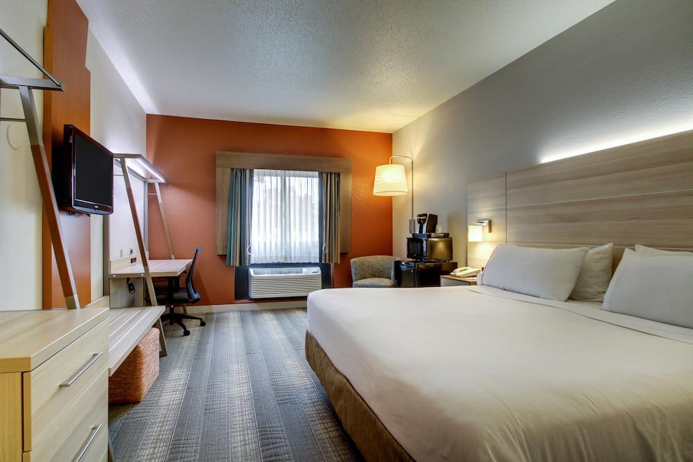 Holiday Inn Express Milwaukee North Brown Deer/Mequon by IHG photo 5