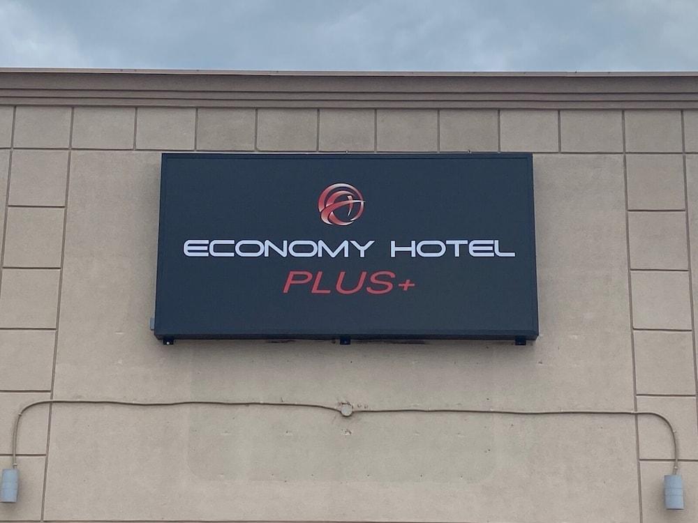 Economy Hotel Plus Wichita photo 1