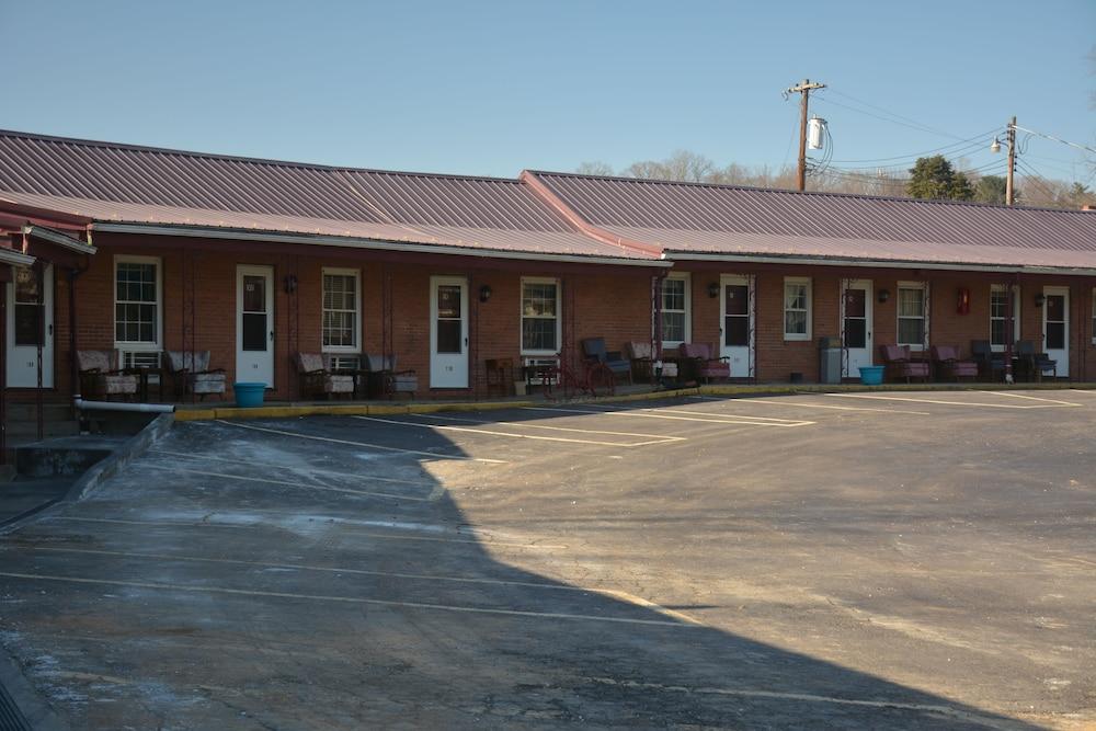 Potomac River Motel photo 36