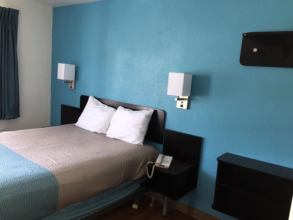 Motel 6 Prairie Du Chien, WI photo 9