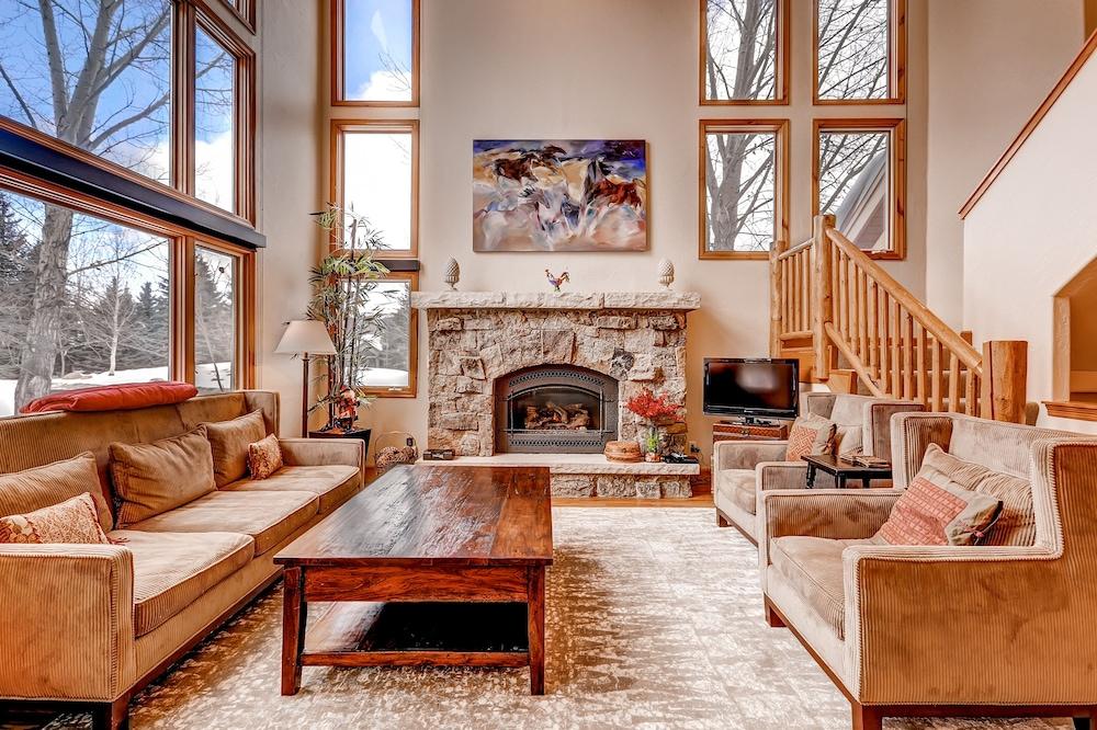 Arrowhead Village, A Vail Resorts Property photo 4