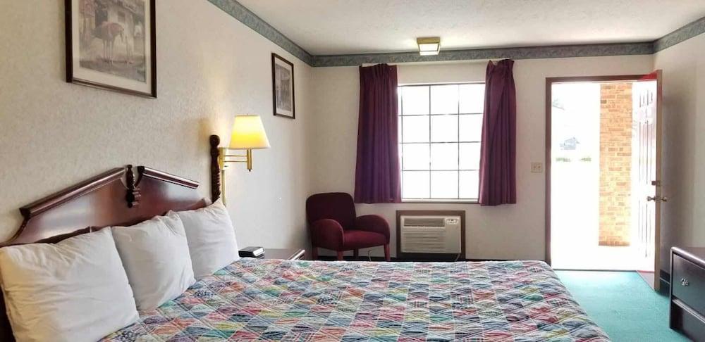 Americas Inn photo 45