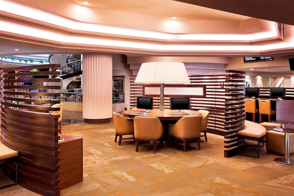 Sheraton Greensboro at Four Seasons photo 31