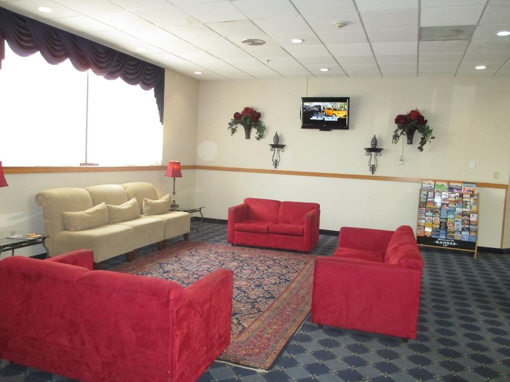 Salina Ambassador Hotel and Conference Center photo 20