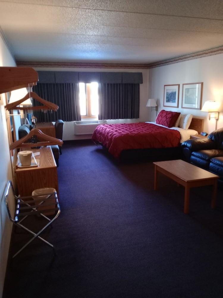 FairBridge Inn & Suites in Thorp, WI photo 17