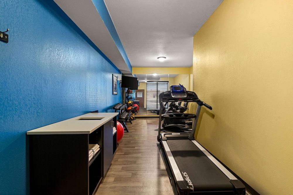 Quality Inn Warrensburg photo 25