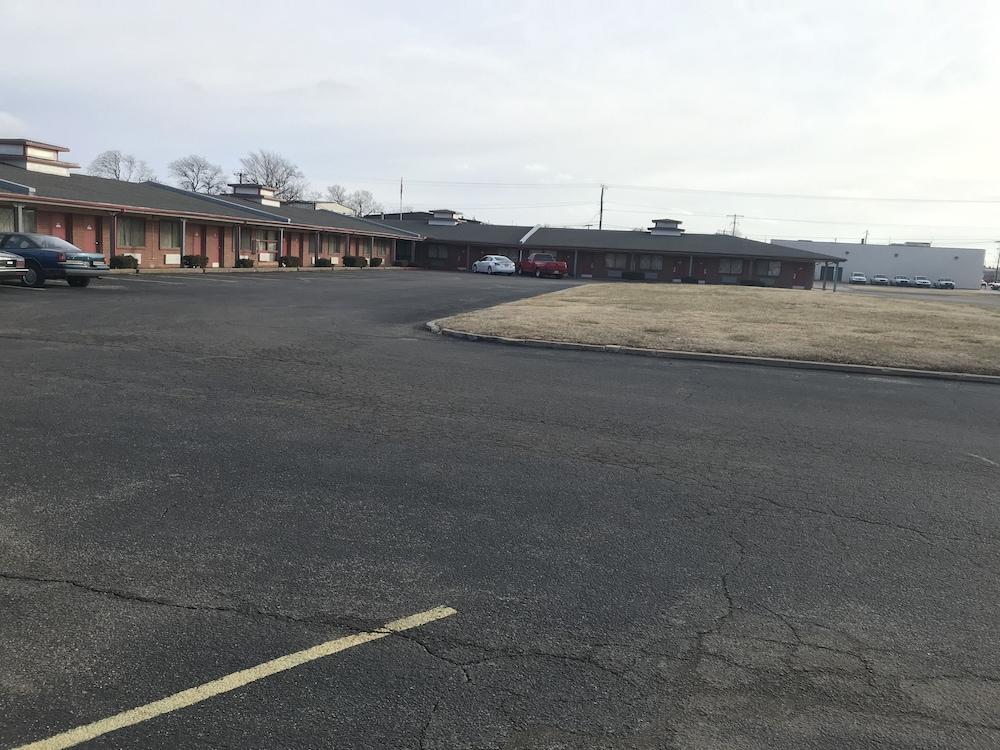 Village Inn photo 36