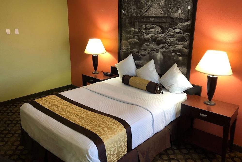Super 8 by Wyndham Ontario photo 23