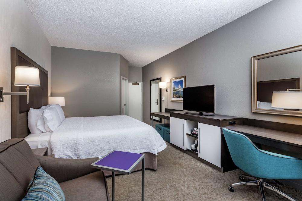 Hampton Inn Milwaukee-Airport photo 7