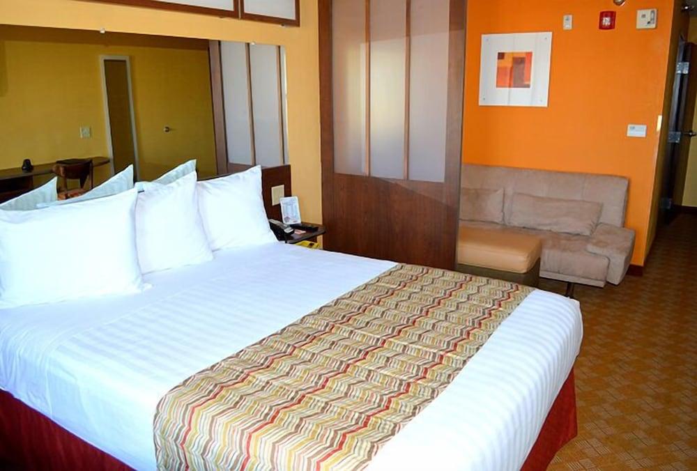 Microtel Inn and Suites by Wyndham Rawlins photo 12