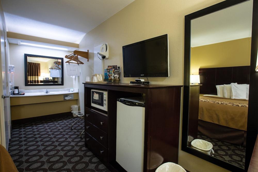 Relax Inn & Suites photo 71