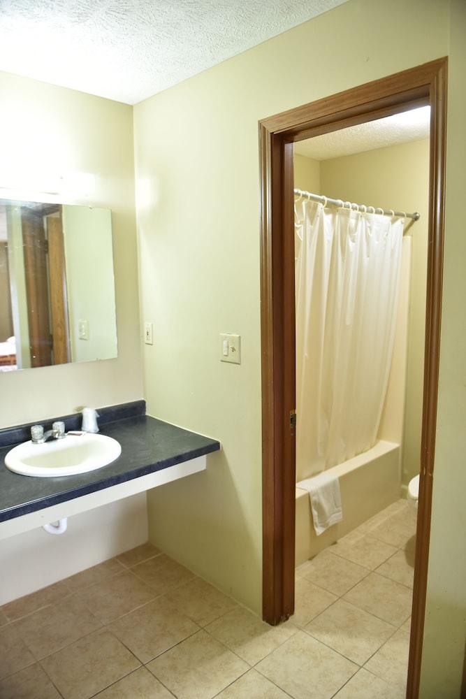 Key West Inn Hobart photo 7