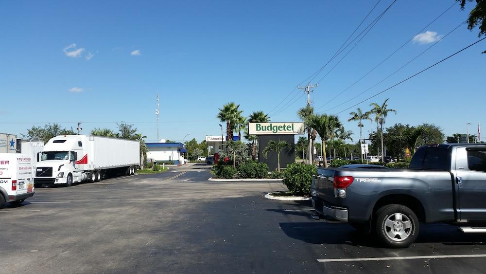 Budget Inn photo 1