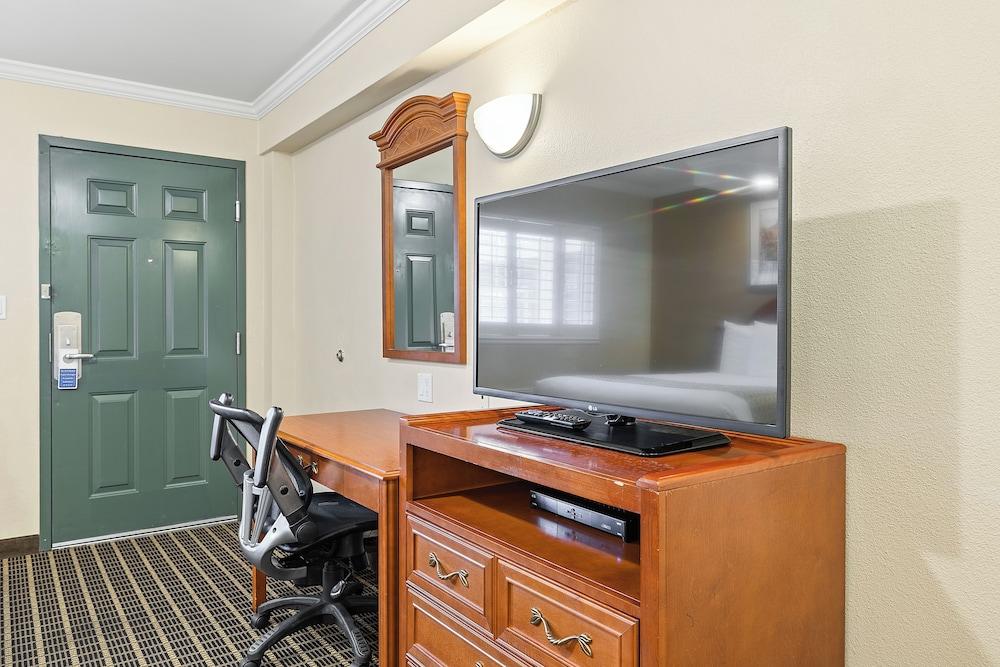 Alexis Park Hotel photo 28