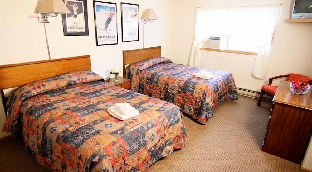 Moore's Motel photo 3