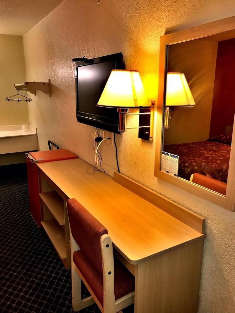 QC Stay Inn photo 5