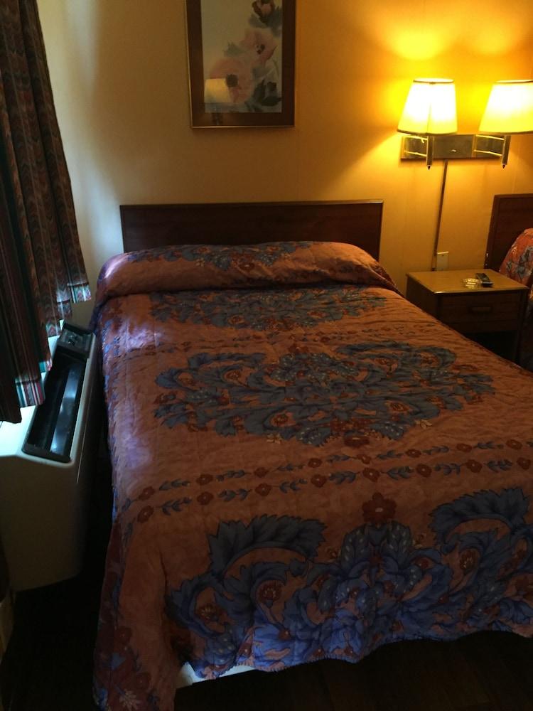 Royal Inn photo 8