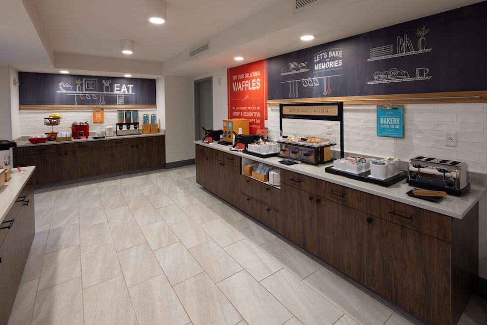 Hampton Inn Asheville-Tunnel Rd. photo 28