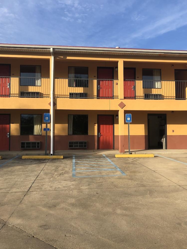 Clairmont Inn photo 8