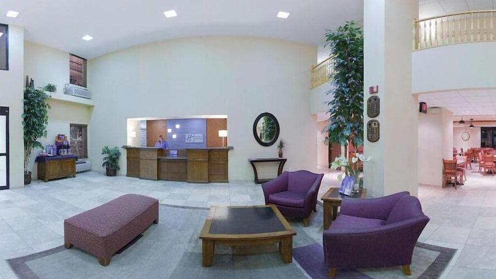 Holiday Inn Express Hotel & Suites Phoenix-Airport by IHG photo 18