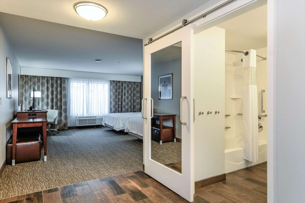 Hampton Inn Brighton photo 33