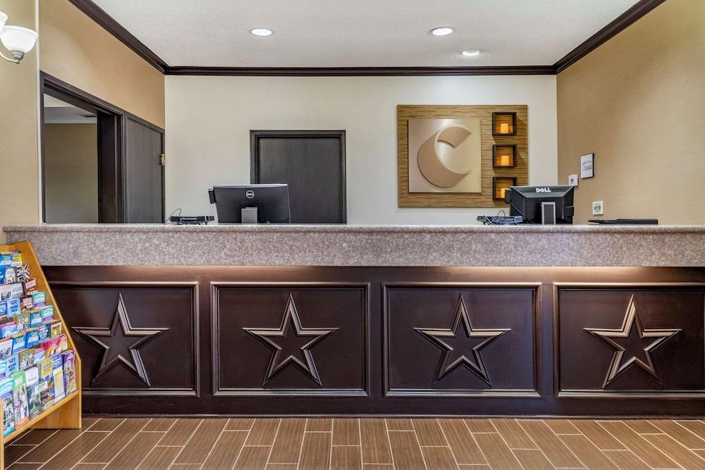 Comfort Inn & Suites Texas Hill Country photo 3