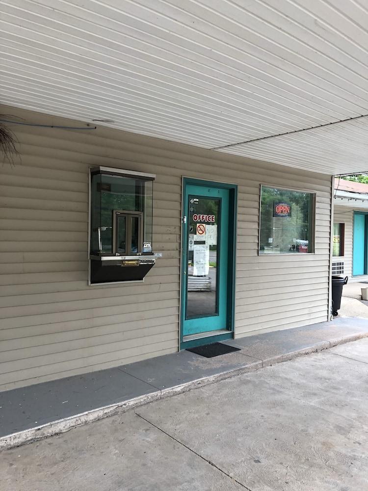 Red Maple Inn photo 4
