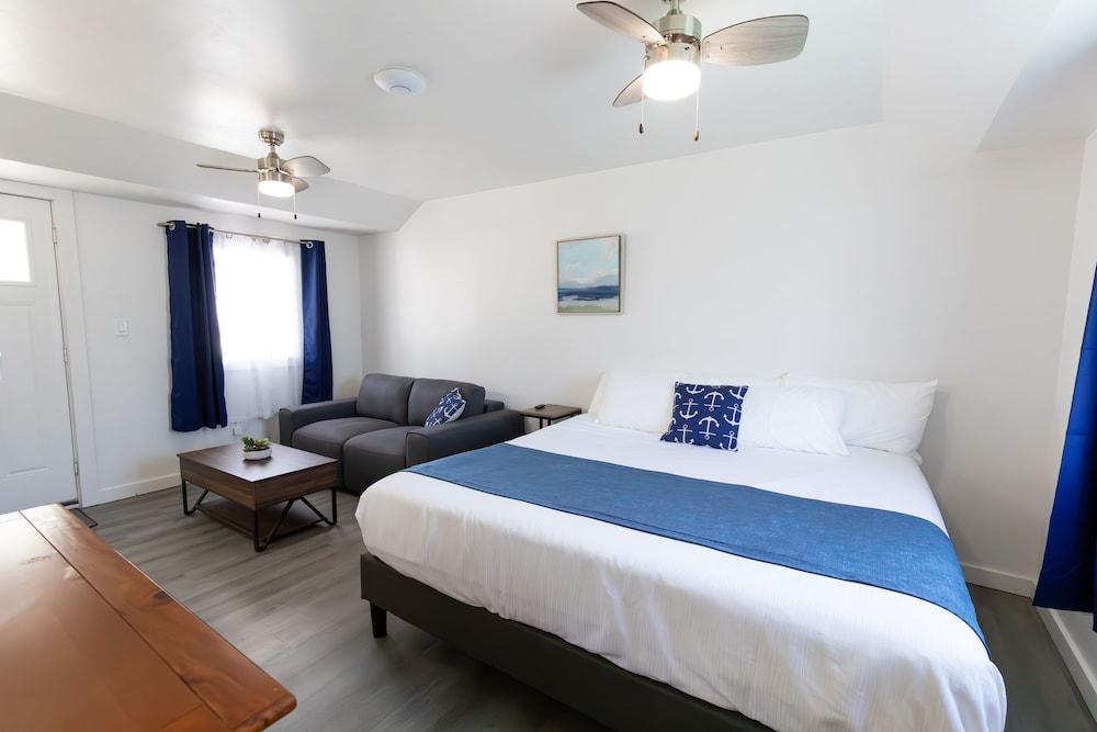 Anchor Bay Inn and Suites photo 9