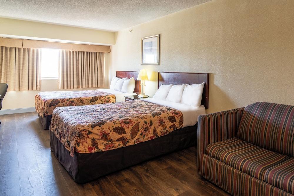 Dominion Inn & Suites photo 10