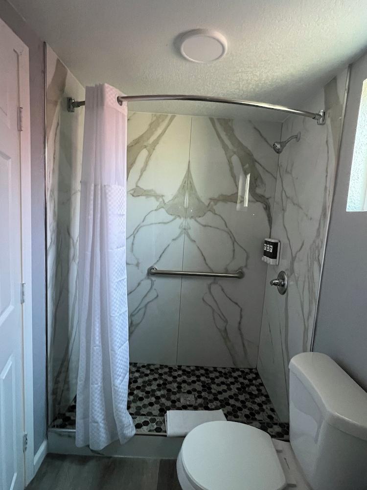 Sea Garden Inn photo 15