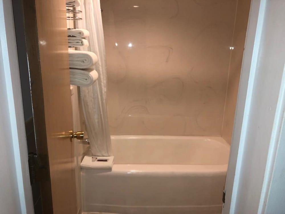 Campbell Lodge photo 5
