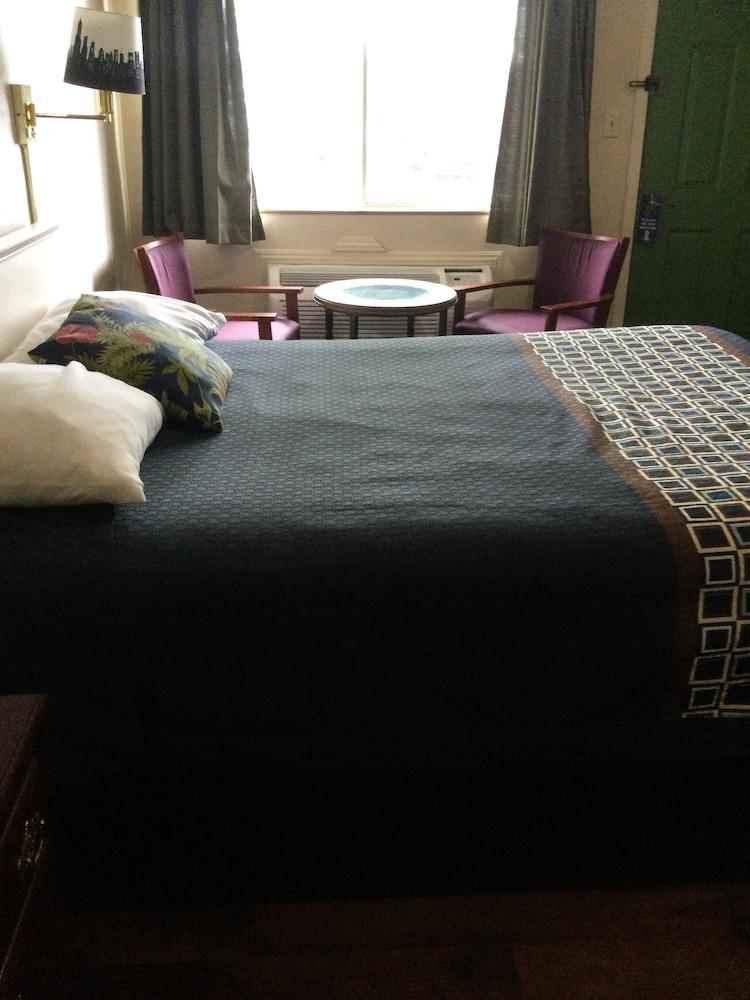 Diamond View Motel photo 30