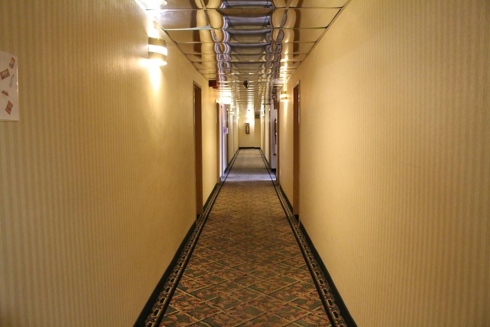 JFK Inn photo 2