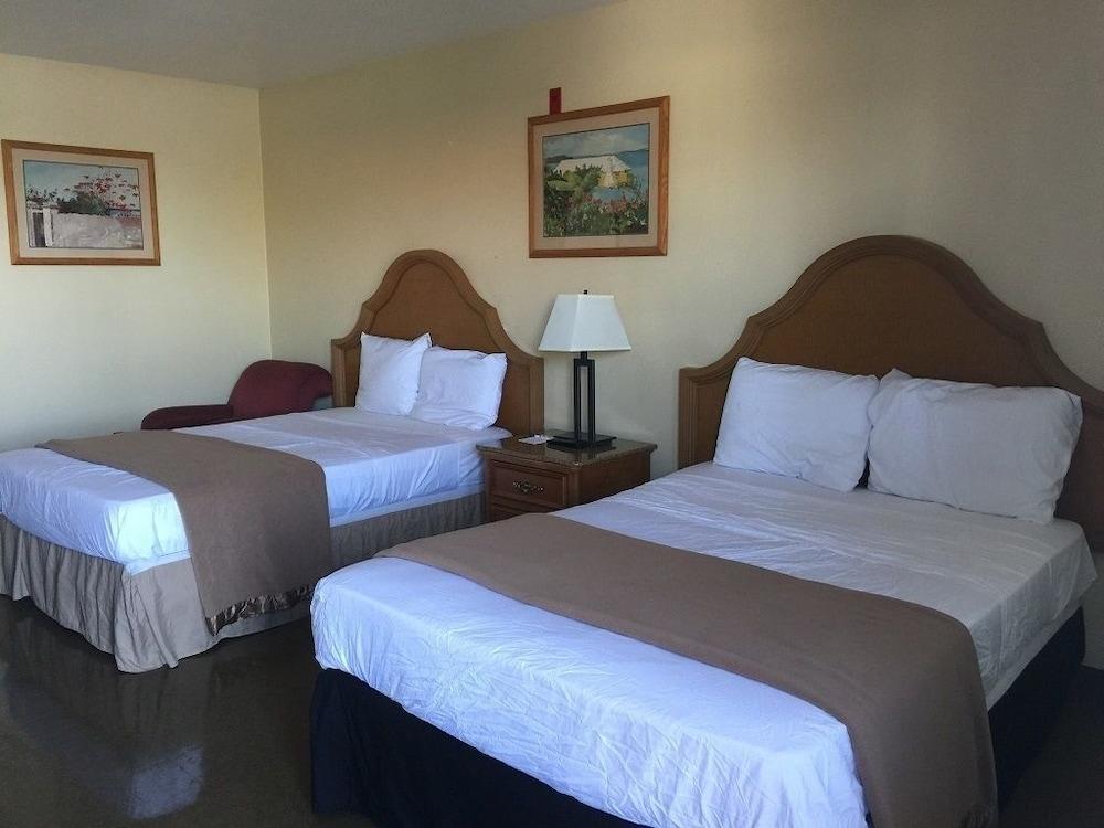 Motel 6 Henderson, NV photo 15
