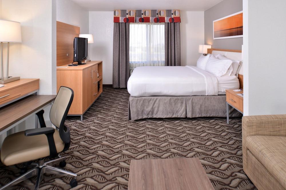 Holiday Inn Express & Suites Lonoke by IHG photo 18