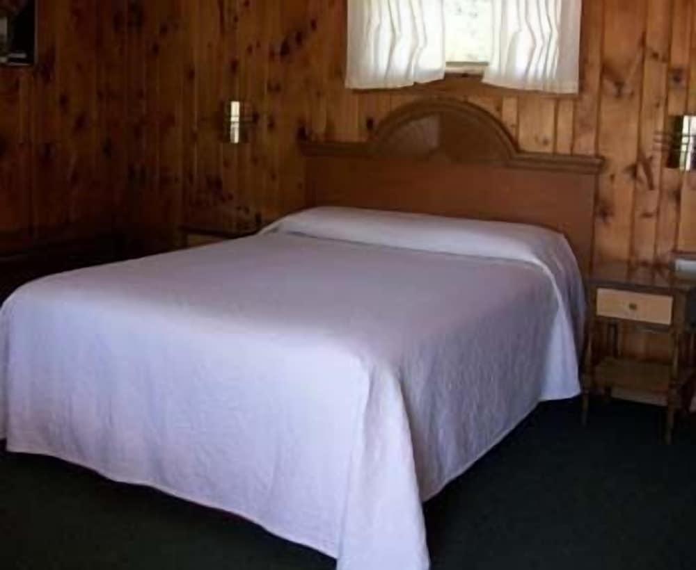 Sunnyside Motel & Cottages photo 3