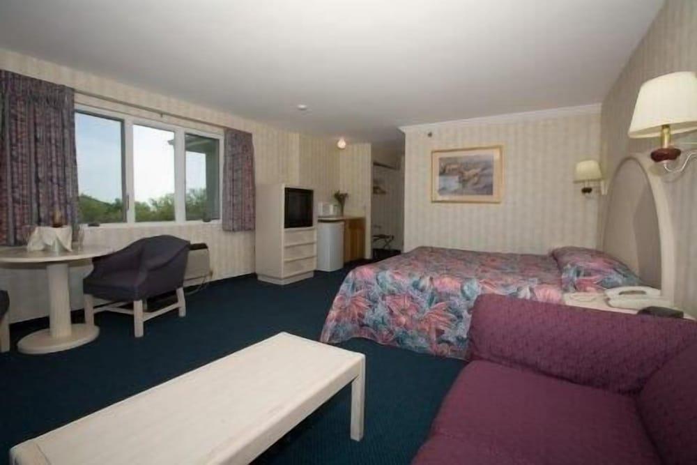 Winnapaug Inn photo 13