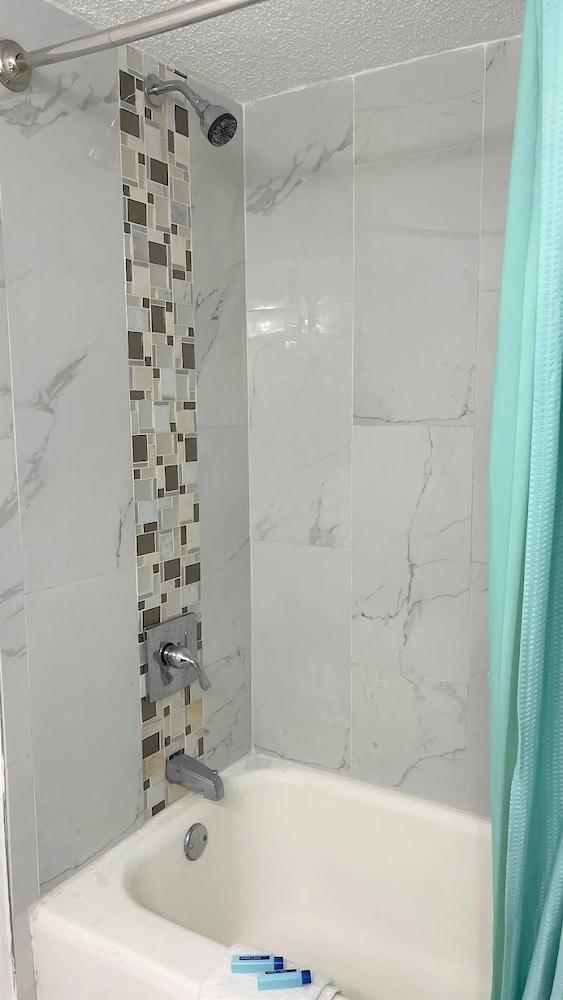 Apm Inn and Suite photo 28