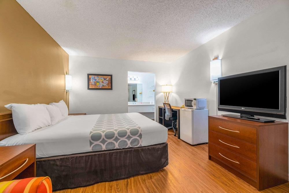 Econo Lodge Crystal River photo 17
