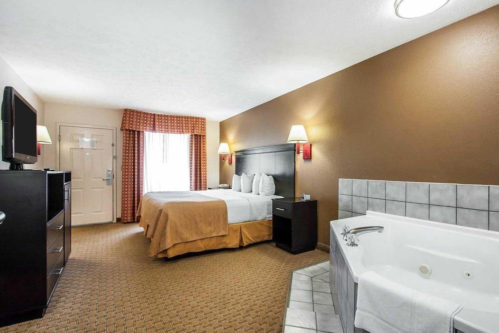 Quality Inn Savannah South photo 21